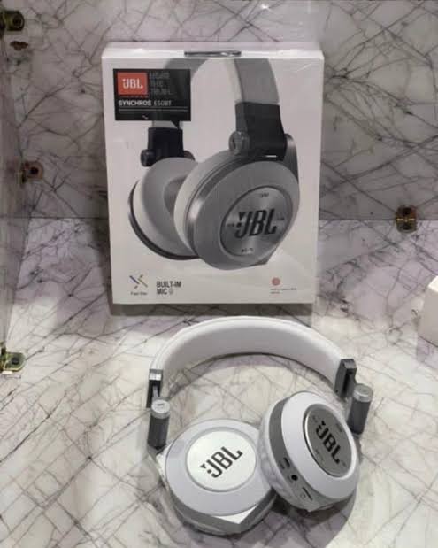 JBL E50BT Wireless Headphones-Noise Cancelling . Fast Charge Headphones, Wireless,-with a porch