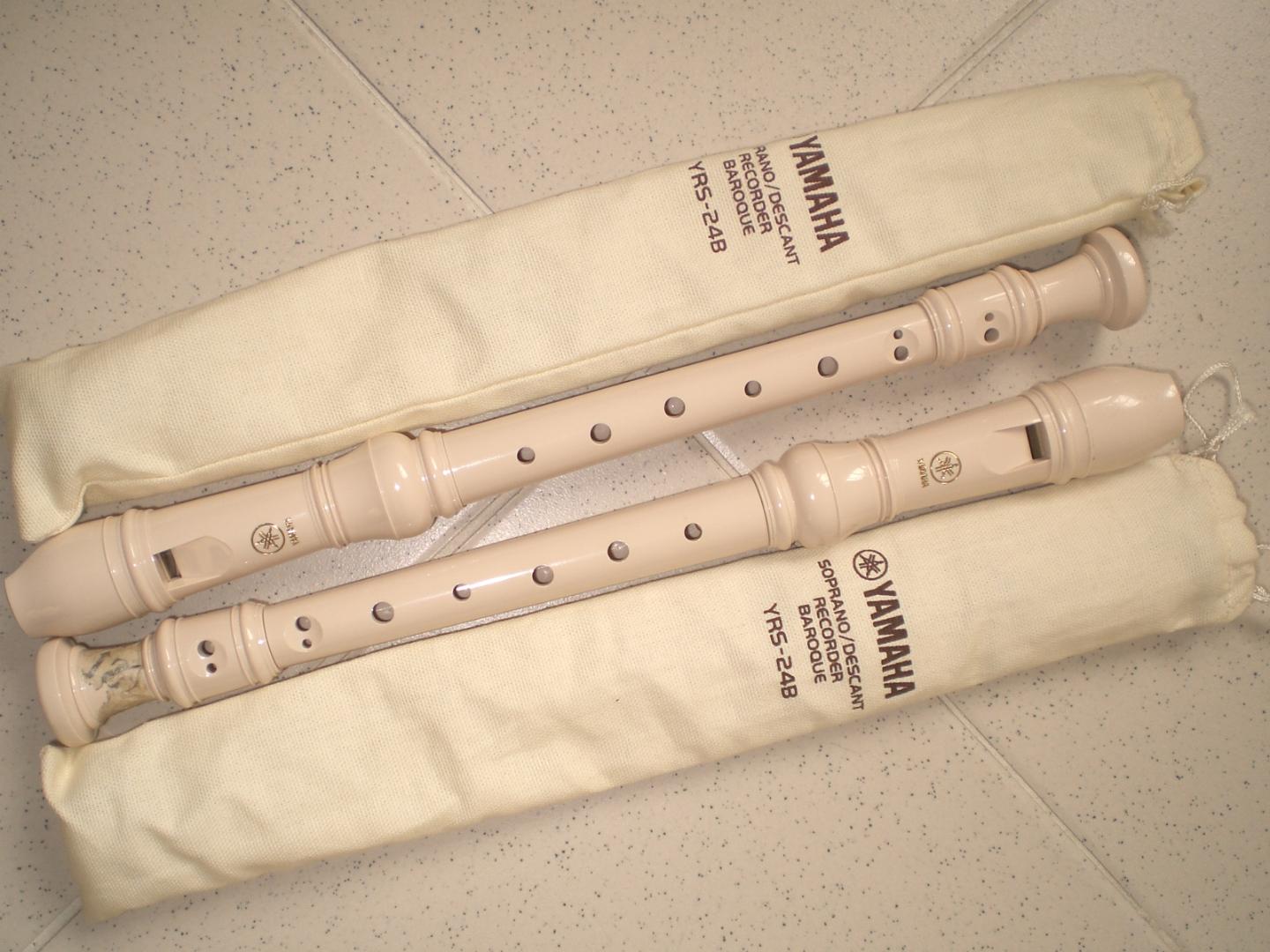 Yamaha Recorder 8 Holes Soprano Recorder Flute With Cleaning Stick