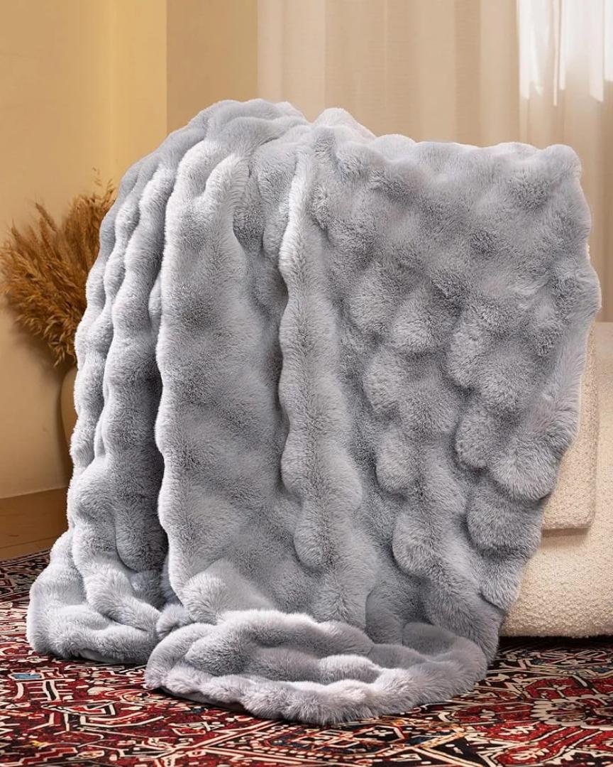 Thick bubble fleece blanket size 6*6fts