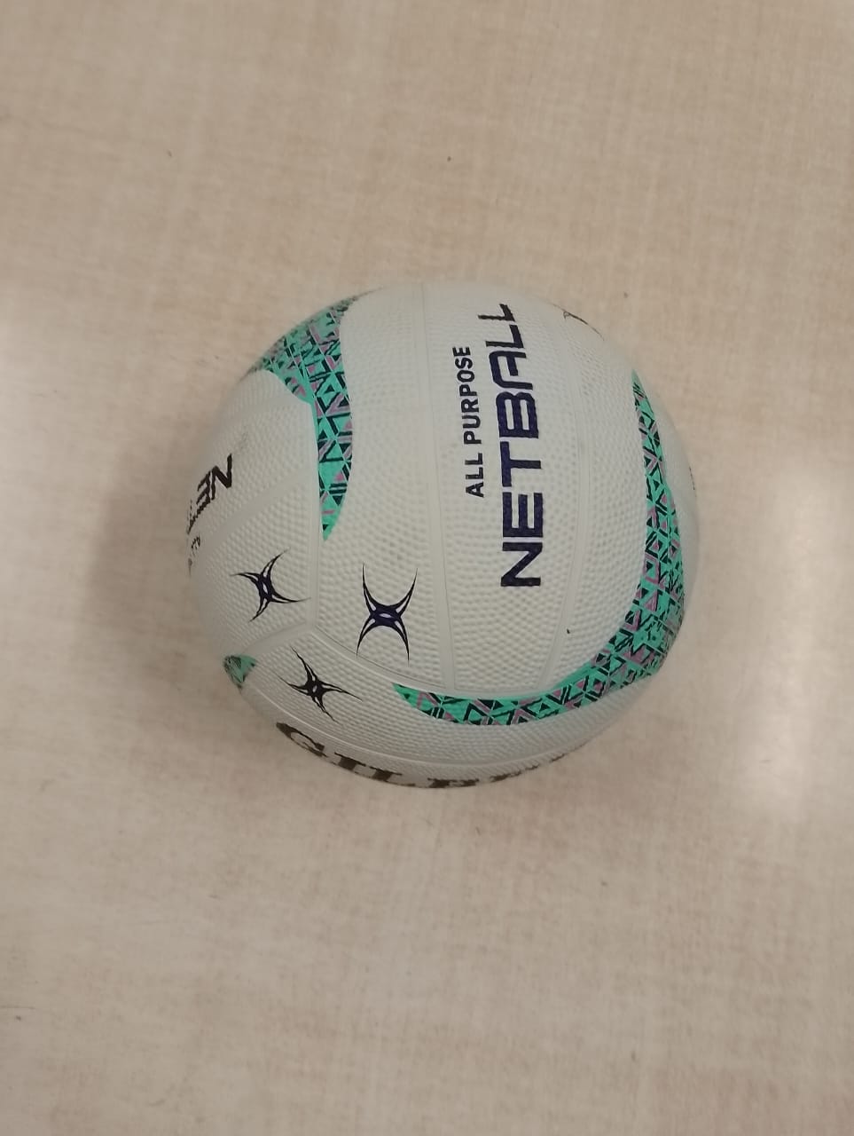 Netball Size 4 Ball with Inflating Needle Pin and A Pair of Netball Net