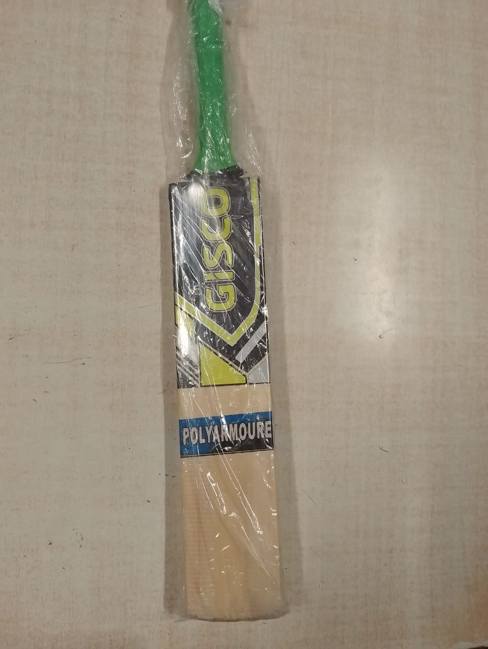 Gisco Cricket Bat Size 3 For Age around 8 years and the height of 4’6” to 4’9”