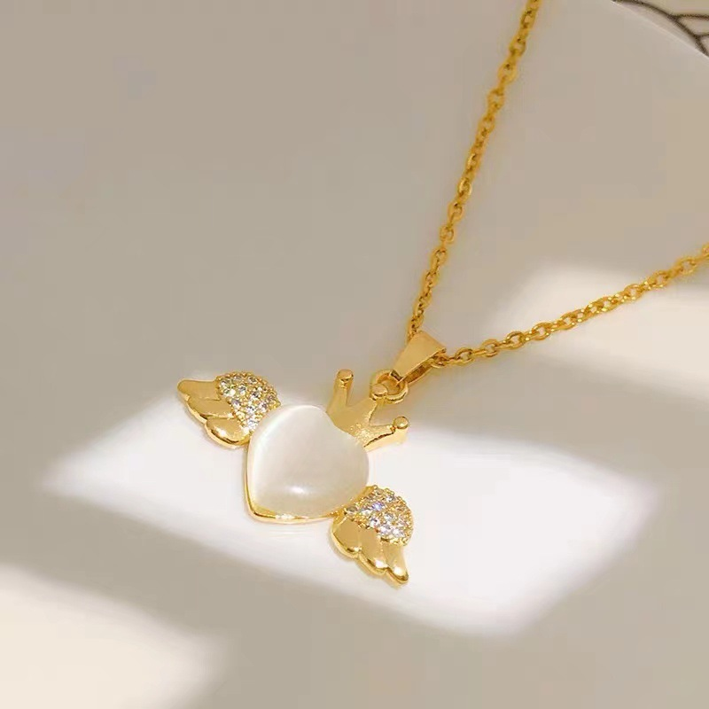 Fashion Women's Pendant Necklace New Trend Women Necklace Ladies Love Pearl Necklace