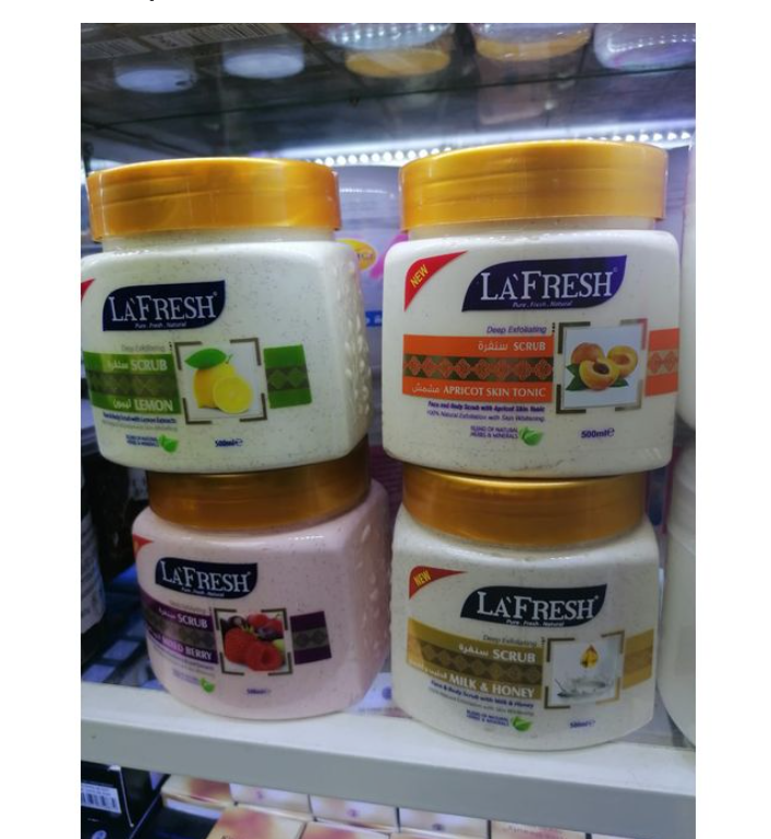 La Fresh Exfoliating Face And Body Scrub - Lemon - 500 Ml