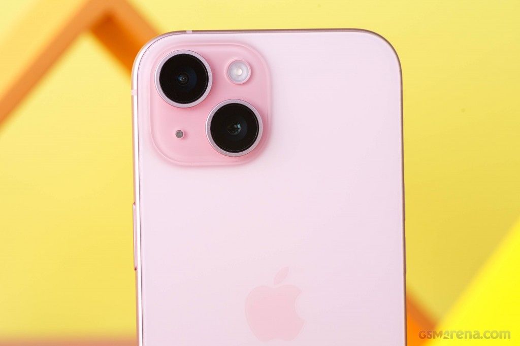 Apple iPhone 15 - 5G Smartphone 6.1" Super Retina XDR A16 Bionic iOS 17 Dual SIM