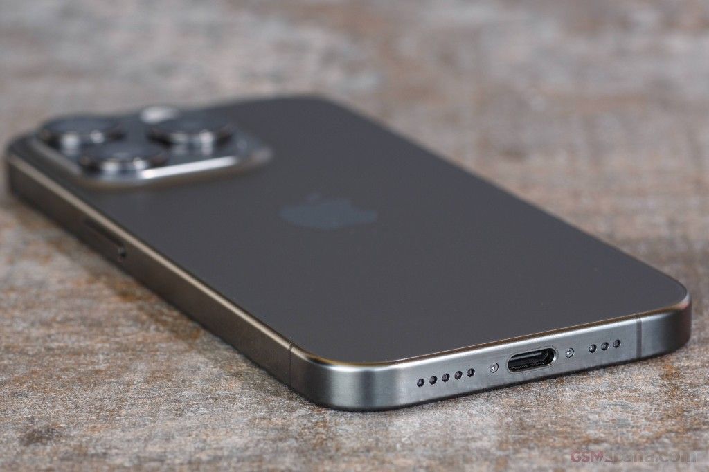 Apple iPhone 15 Pro - 5G Smartphone 6.1" Super Retina XDR A17 Pro Chip iOS 17 USB-C Titanium Frame