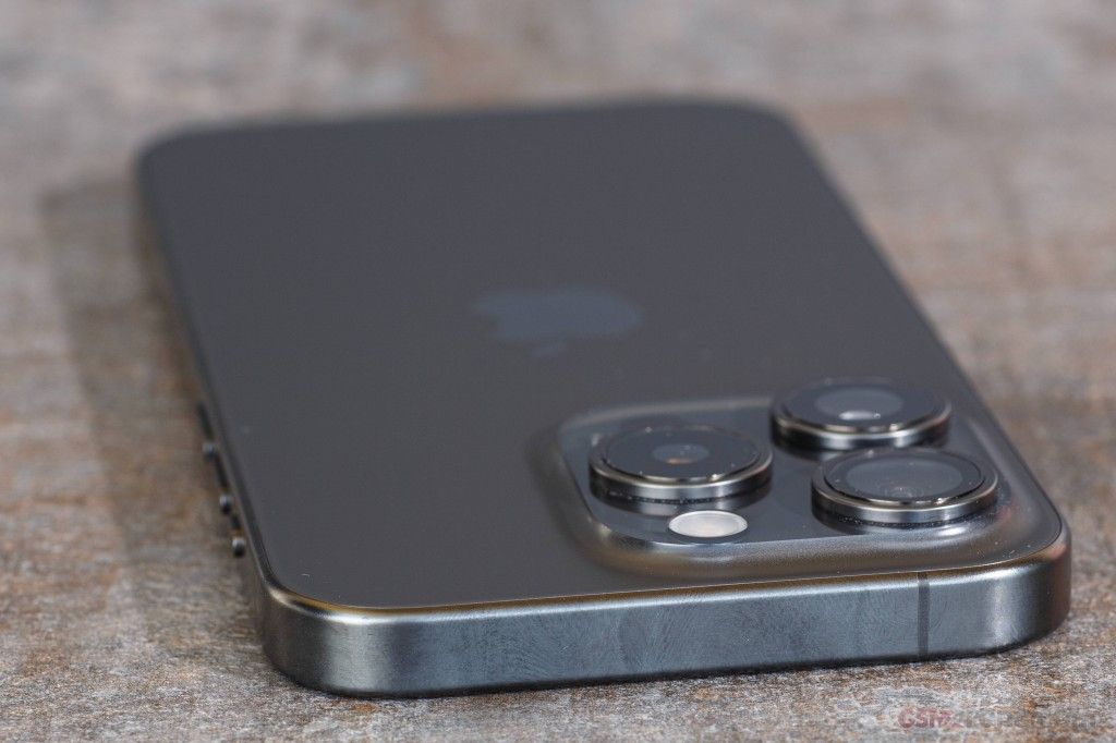 Apple iPhone 15 Pro - 5G Smartphone 6.1" Super Retina XDR A17 Pro Chip iOS 17 USB-C Titanium Frame