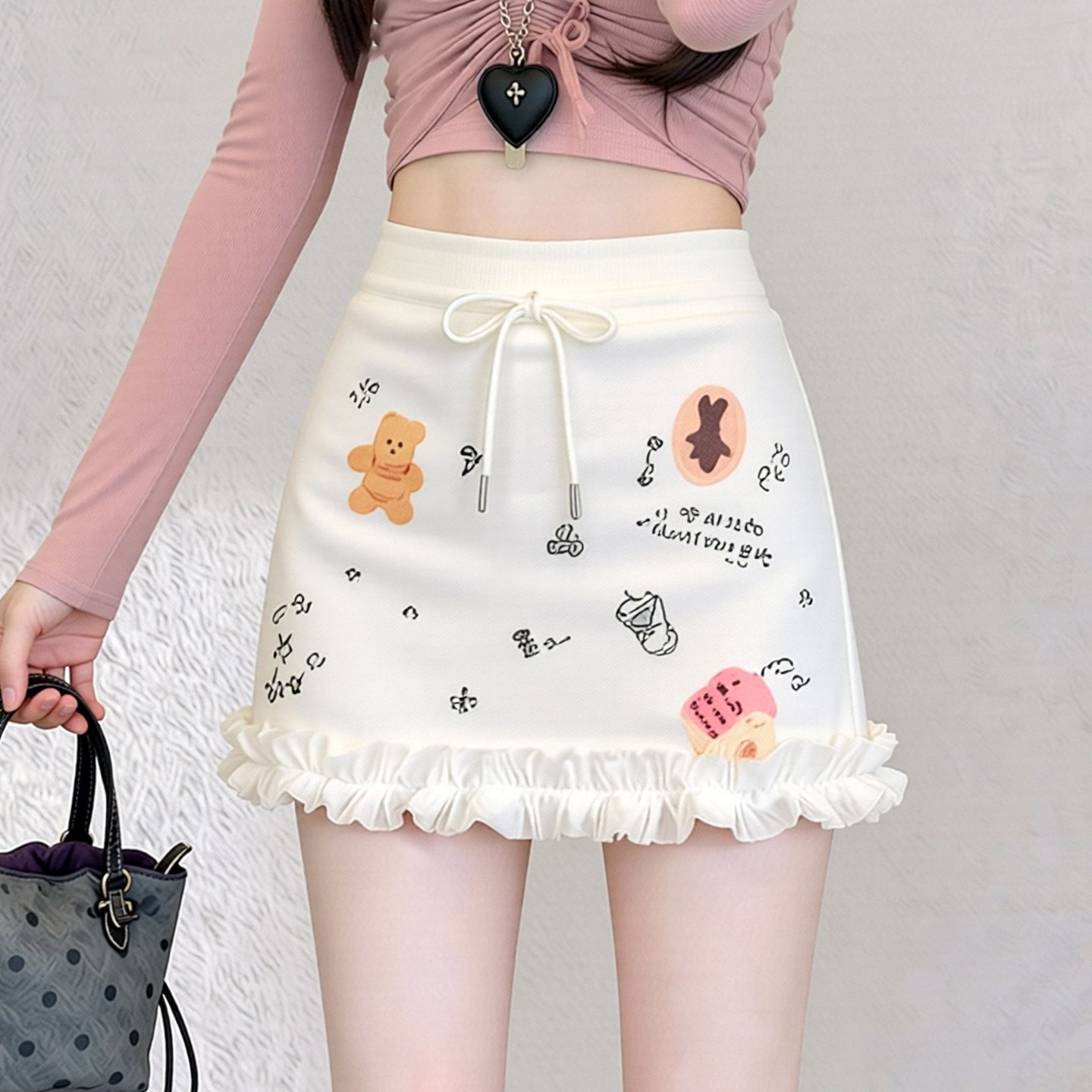 Sweet and spicy girl style graffiti print lace lace stitching slim fit and slimming design short skirt