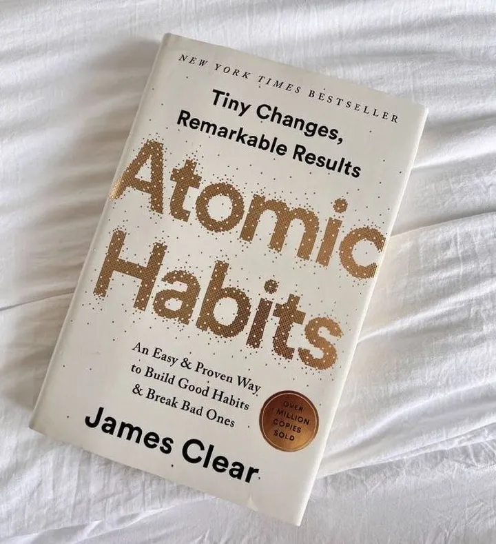 Atomic Habits: An Easy & Proven Way to Build Good Habits & Break Bad Ones