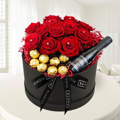 Lovely Valentine’s Gift Package for your Love: Wine, Roses & Chocolates