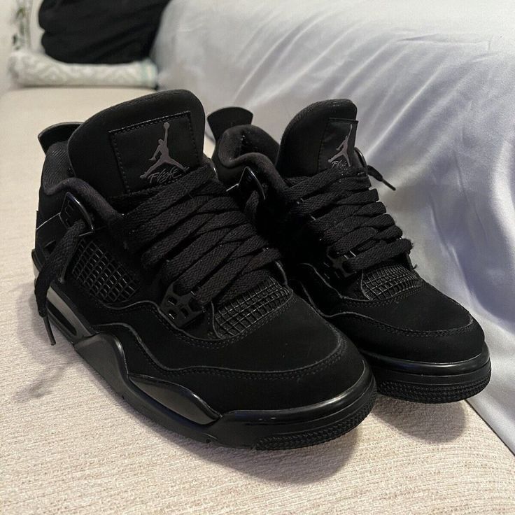 HIGH QUALITY ⚡JORDAN 4 high quality j4 thunder BLACK sneakers Original Fashion Leather Men Shoes Imported Sneakers