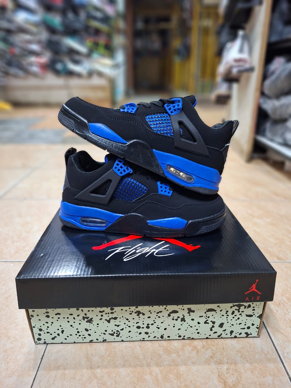 ⚡HIGH QUALITY ⚡JORDAN 4 high quality j4 thunder red sneakers original fashion leather men shoes ❤️‍🔥🔥 available in black, blue, green, yellow ,red🔥VERY CUTE EXACTRY AS IN PICTURE