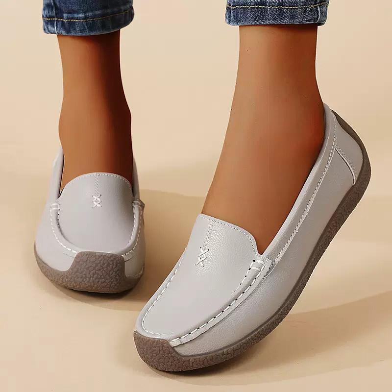 ORIGINAL 🔥WOMEN'S FLATS SHOES🔥 High Quality WOMENS FLATS SHOES🔥🔥stable FLATS for comfort and ease walking,,,best Quality  made of synthetic leather all colours and sizes available.🔥🔥