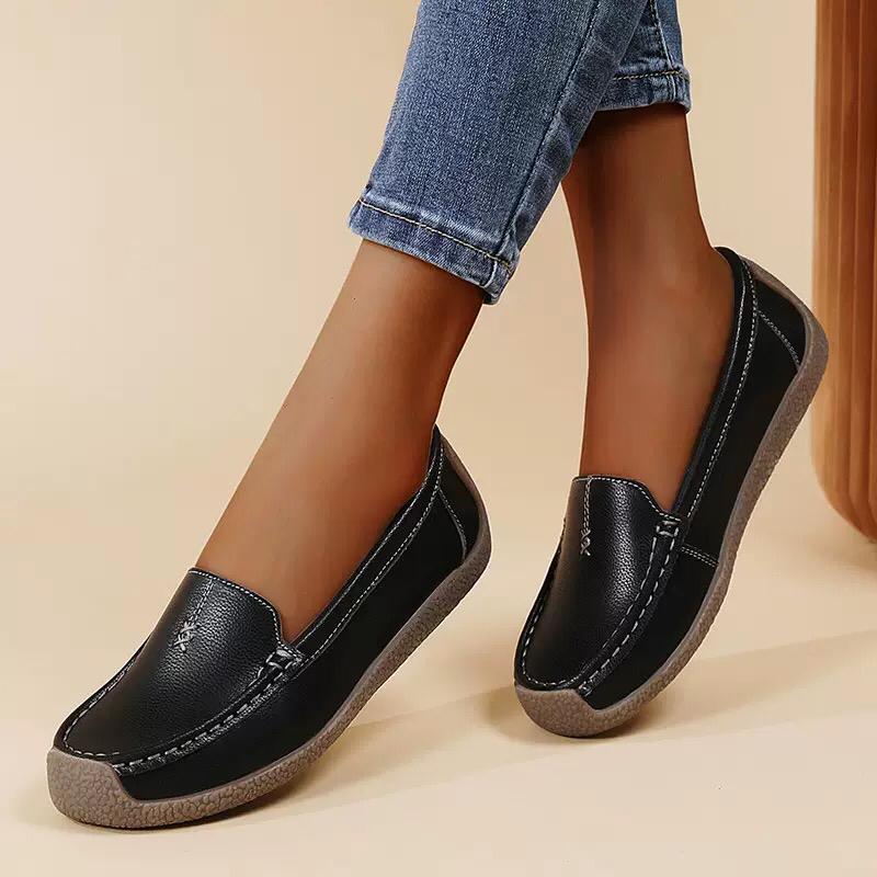 ORIGINAL 🔥WOMEN'S FLATS SHOES🔥 High Quality WOMENS FLATS SHOES🔥🔥stable FLATS for comfort and ease walking,,,best Quality  made of synthetic leather all colours and sizes available.🔥🔥