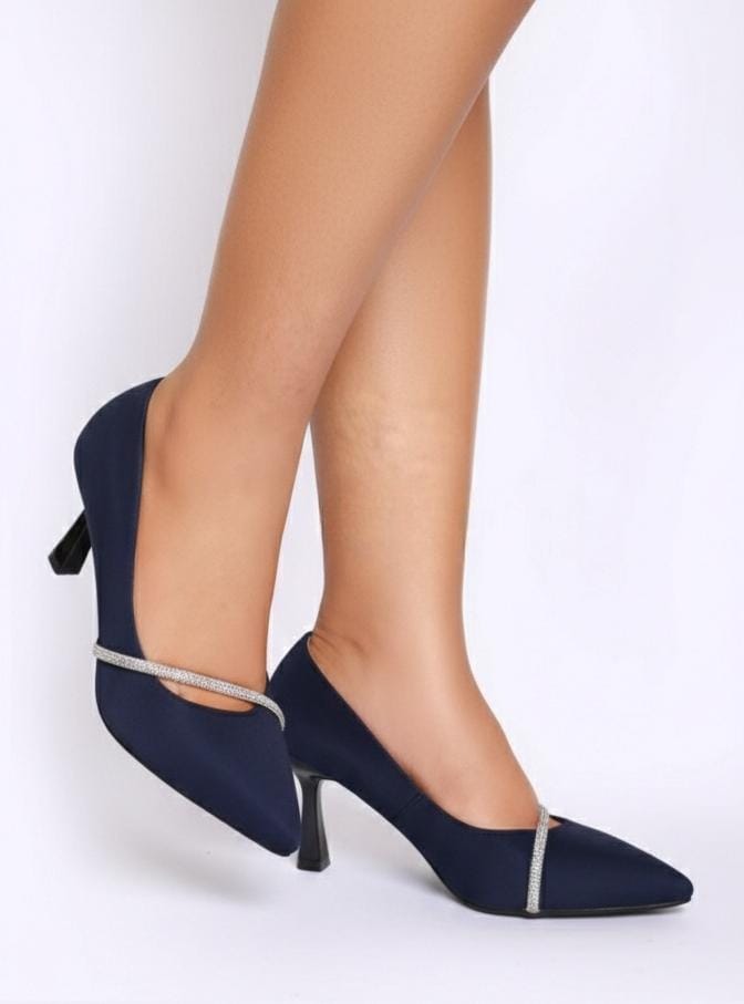 ⚡NEW ARRIVAL⚡ladies heels ⚡  step up with style with this new heel in town💯 grab yours today to walk with confidence also available in all colors  and sizes from 37-42⭐