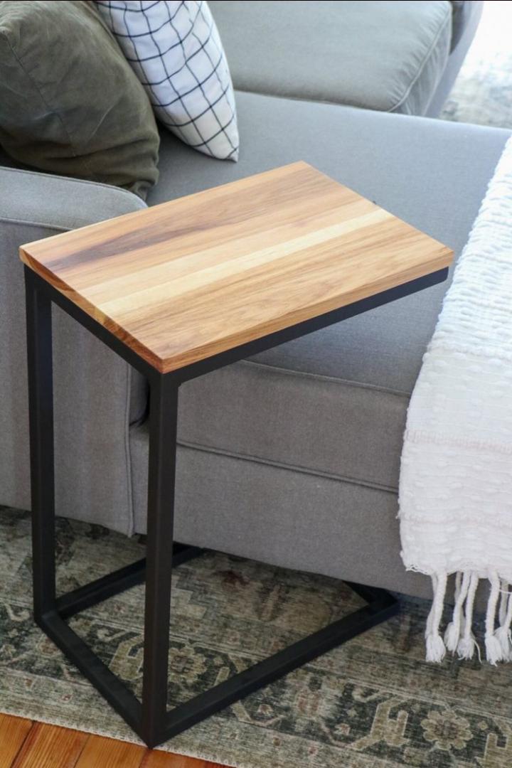 Bedside c table. loft style metal frame with wooden top. Nordic Industrial C-Shape End Table with Slim Metal Frame