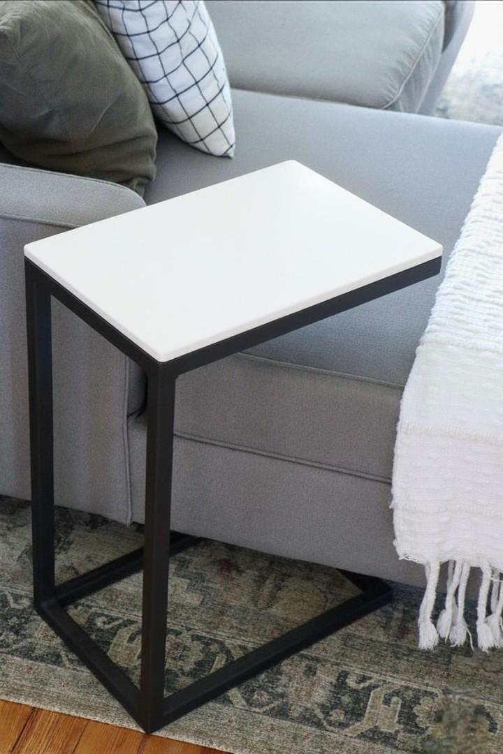 Bedside c table. loft style metal frame with wooden top. Nordic Industrial C-Shape End Table with Slim Metal Frame