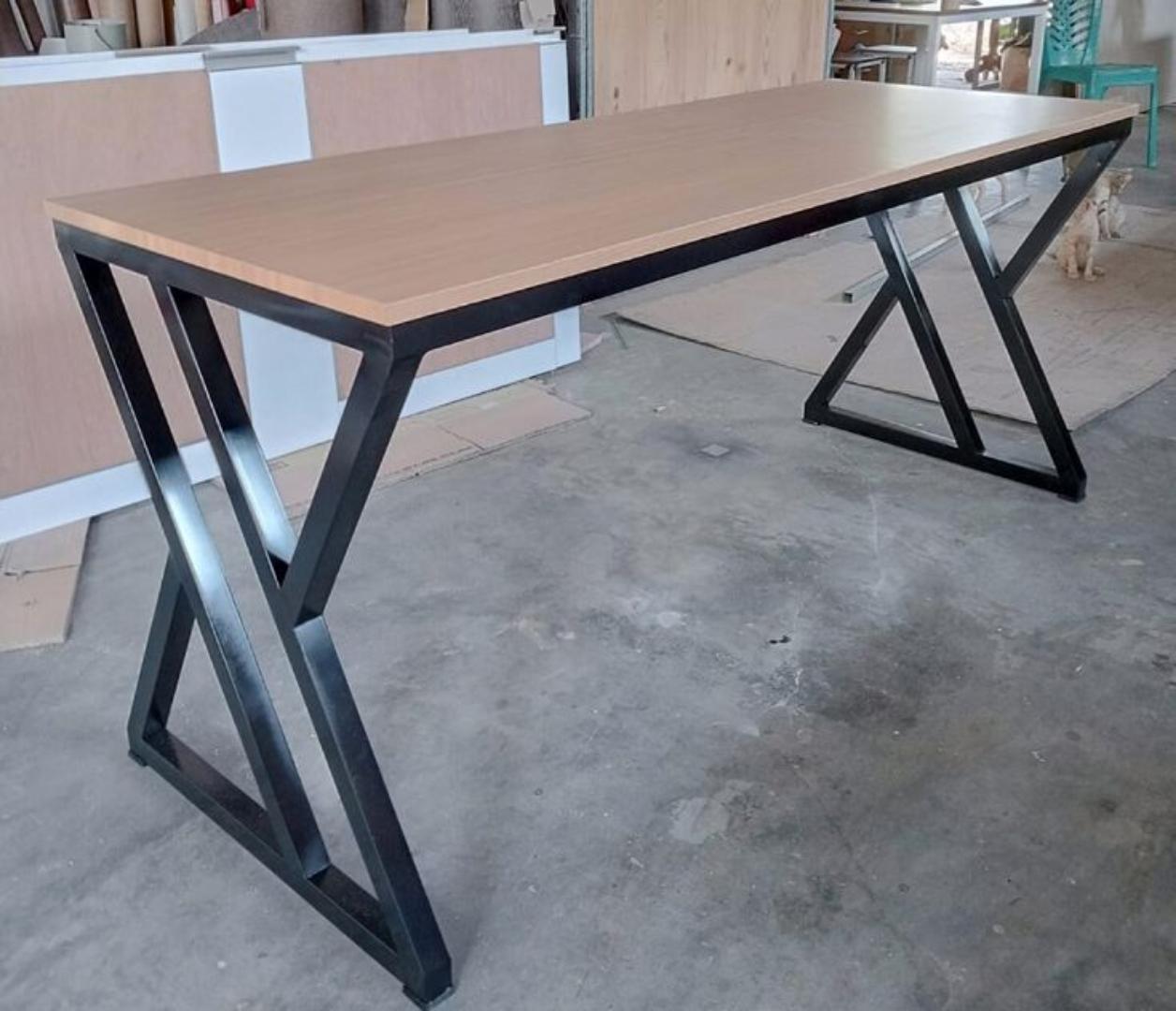 ​Modern Industrial Office Desk - Stylish Z-Shaped Metal Legs Study Table - Heavy Duty Home Office Workstation, Durable Wooden Top Computer Desk, Elegant Minimalist Gaming Table & Furniture Decor