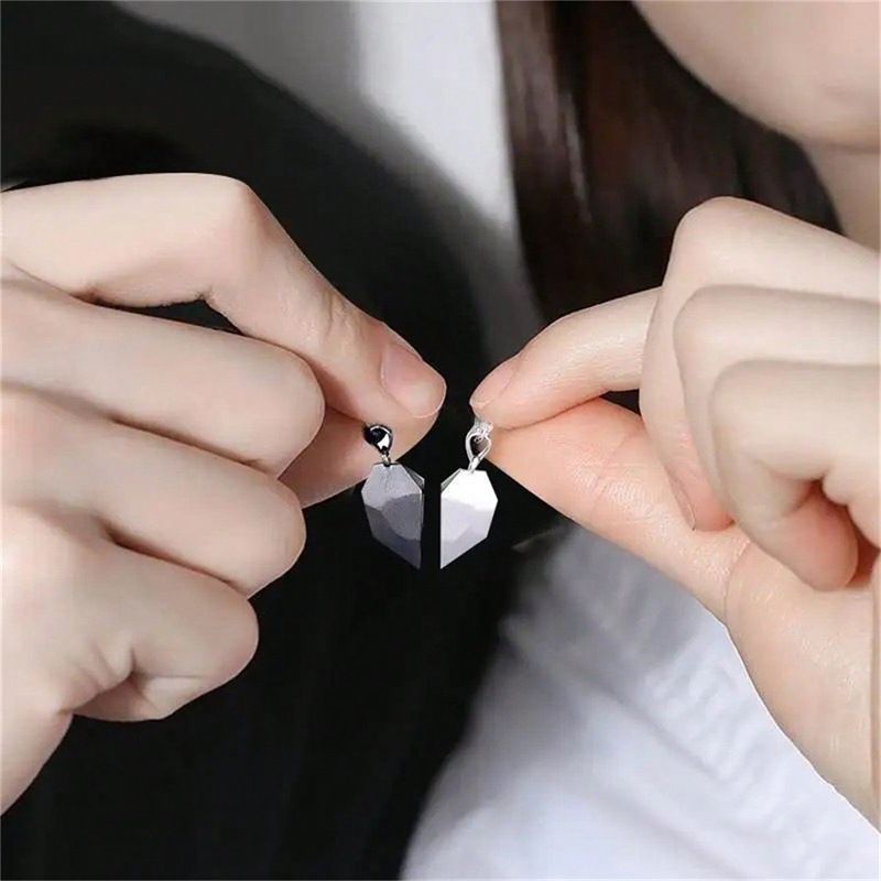 Love magnet couple necklace pendant Simple wishing stone heart Instagram clavicle chain jewelry pair