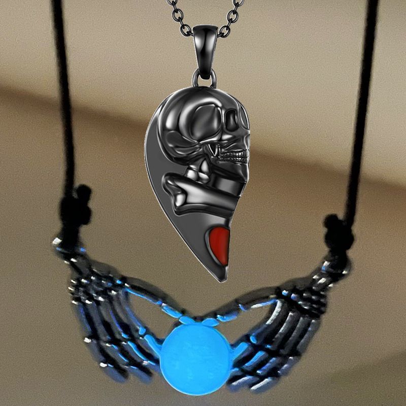 European and American punk style retro skull Halloween pendant magnetic splicing love for a small couple necklace