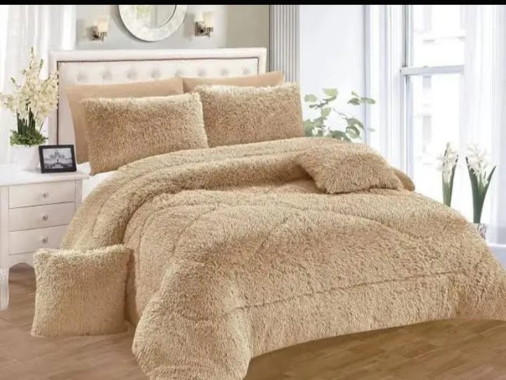 Fluffy 6by7 Duvet With Fleece1 Bedsheet, 2 Pillowcases, 2 pcs Throw pillow cases