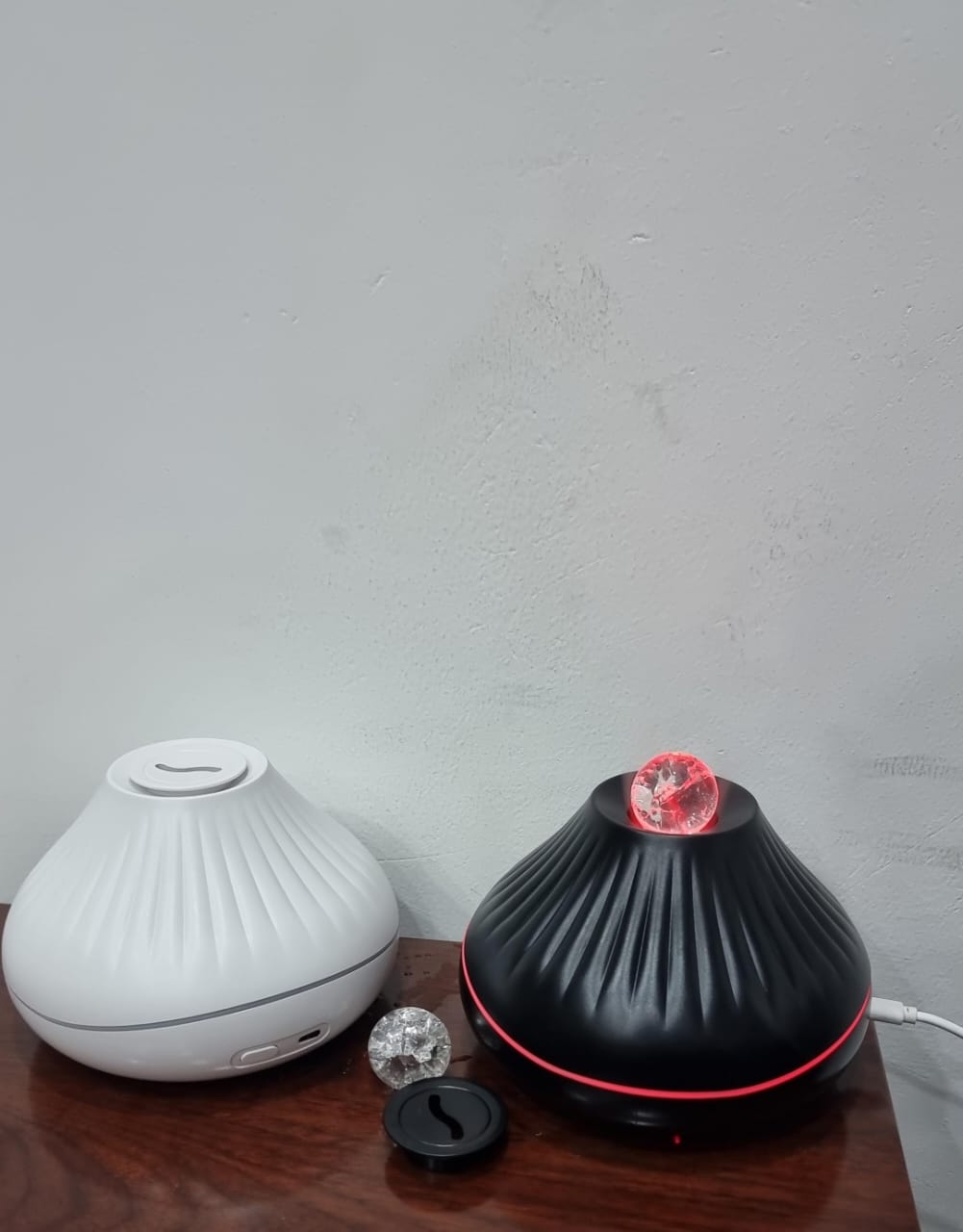 *🌪️🚿A18 4.5W humidifier onion shape (capacity 160ml tank 15-20ml/h atomizer) now available in black and white colour ce 🕸️🦒*