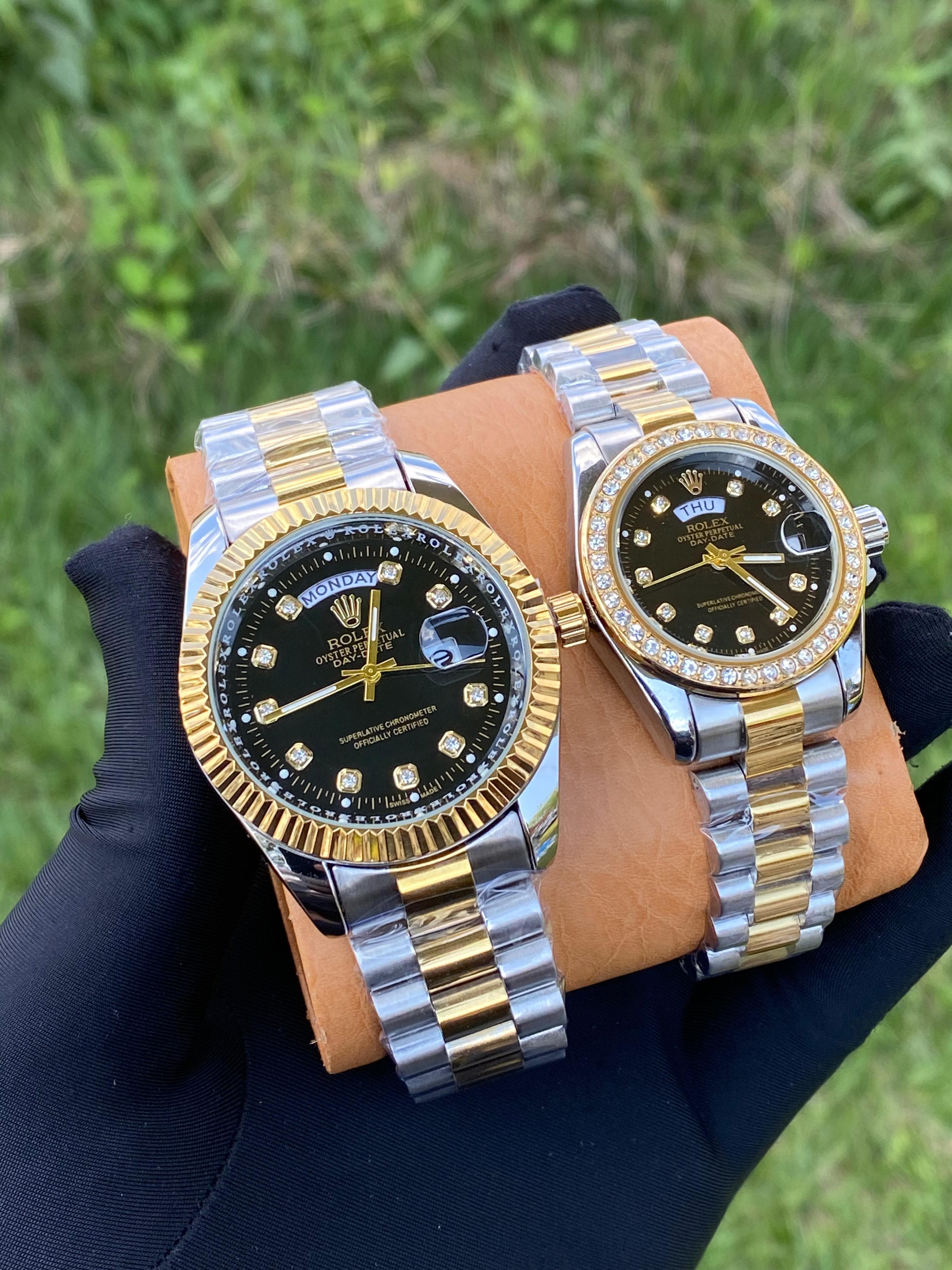 ROLEX COUPLES*➡️ Luxury Metallic Strap



➡️ Stainless Steel



➡️ Shock Resistant



➡️ High-grade hardness Glass



➡️ Water Resistant



➡️ Clasp Type Buckle



➡️ Circular Dial Shape



➡️ Date Di