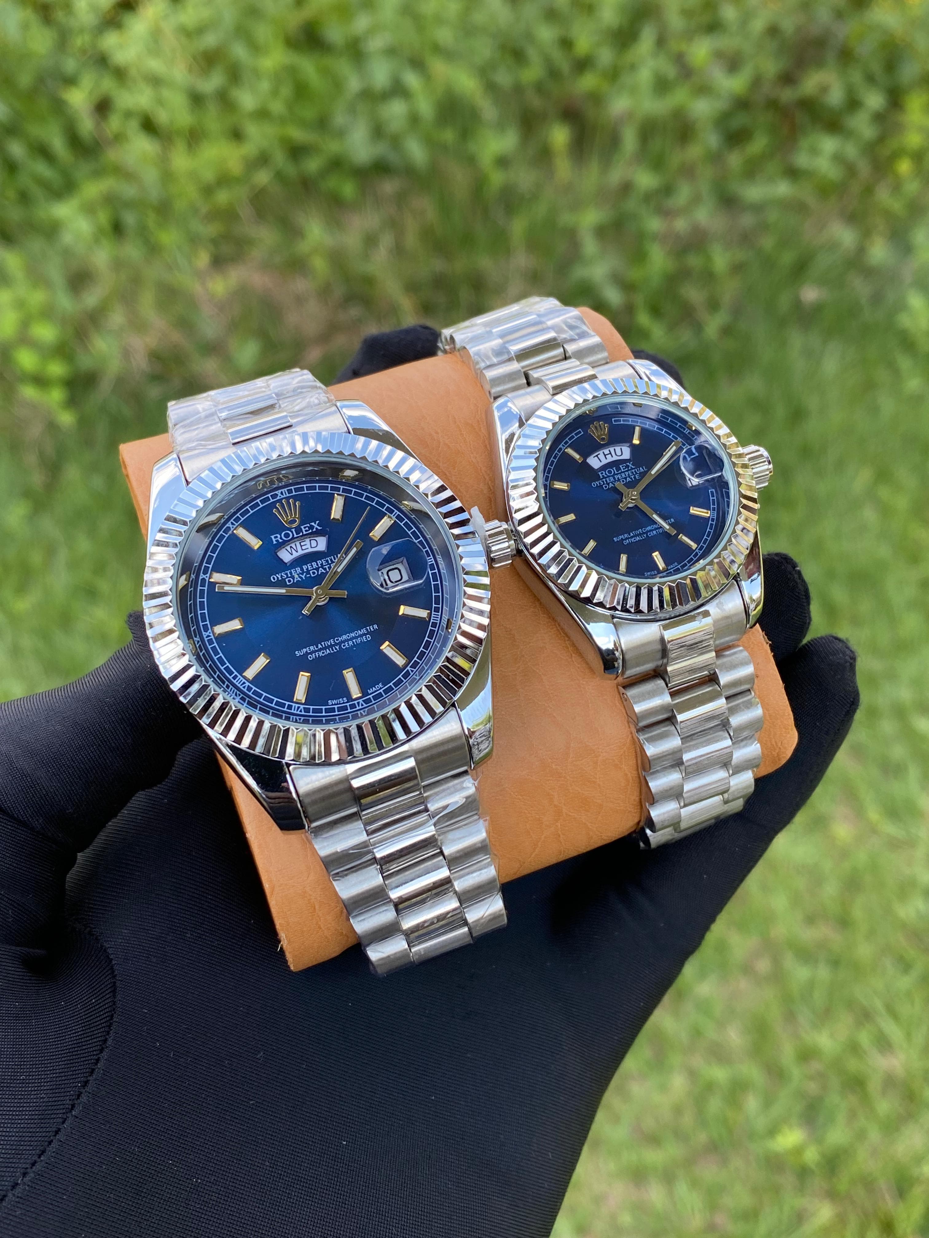 ROLEX COUPLES*➡️ Luxury Metallic Strap



➡️ Stainless Steel



➡️ Shock Resistant



➡️ High-grade hardness Glass



➡️ Water Resistant



➡️ Clasp Type Buckle



➡️ Circular Dial Shape



➡️ Date Di