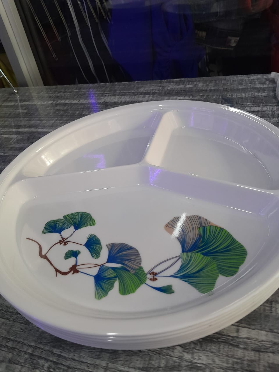 3-Section Partitioned Melamine Plates – Durable, Lightweight & Break-Resistant – 3-Section Reusable Plates for Kids, Adults, Camping & Meal Prep – Easy to Clean & BPA-Free