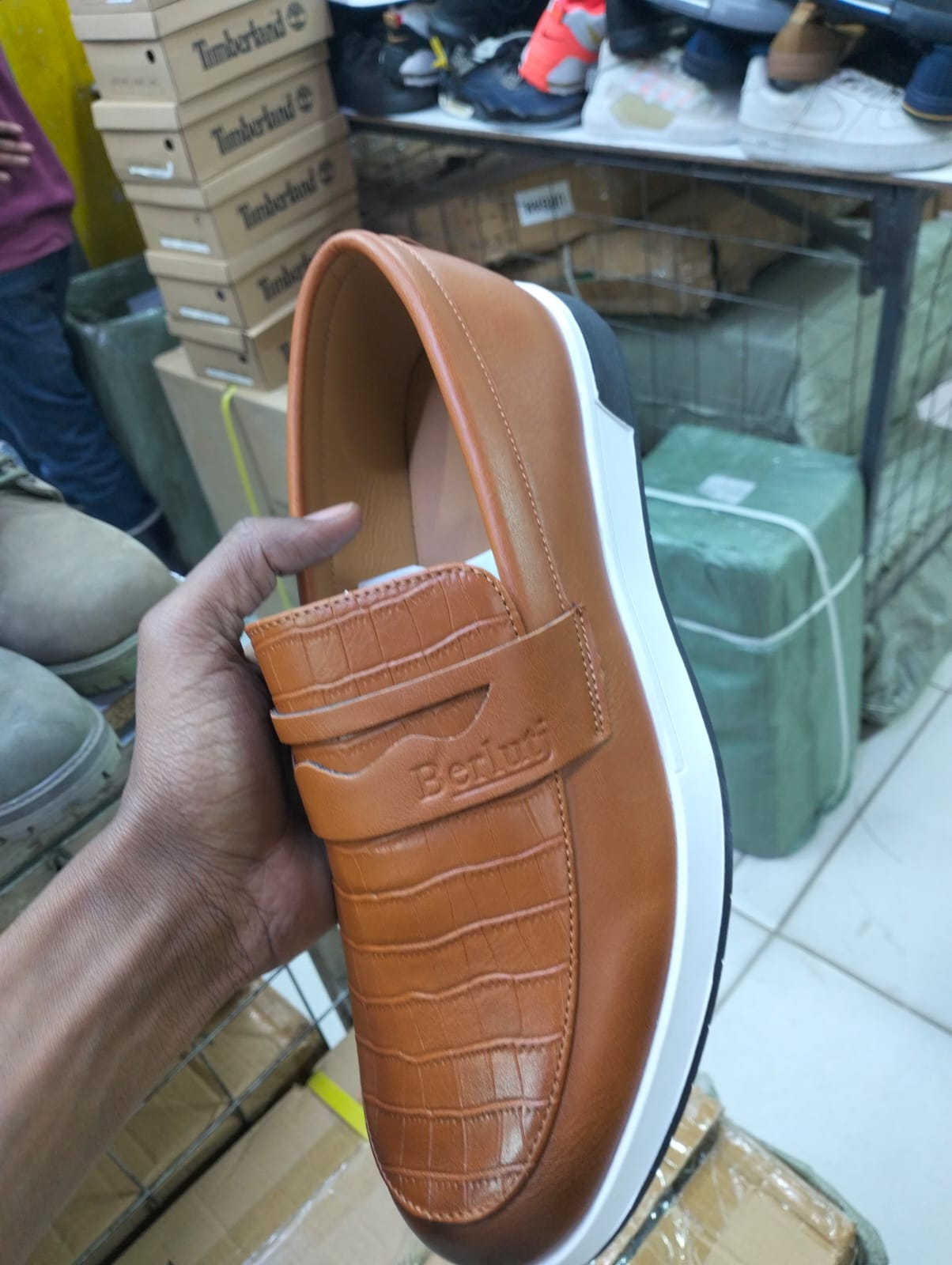 Loafer with White Rubber Sole — Luxury Men’s Slip‑On Dress Shoe with Branded Strap, Textured Crocodile Finish, Cushioned Insole and Durable Outsole