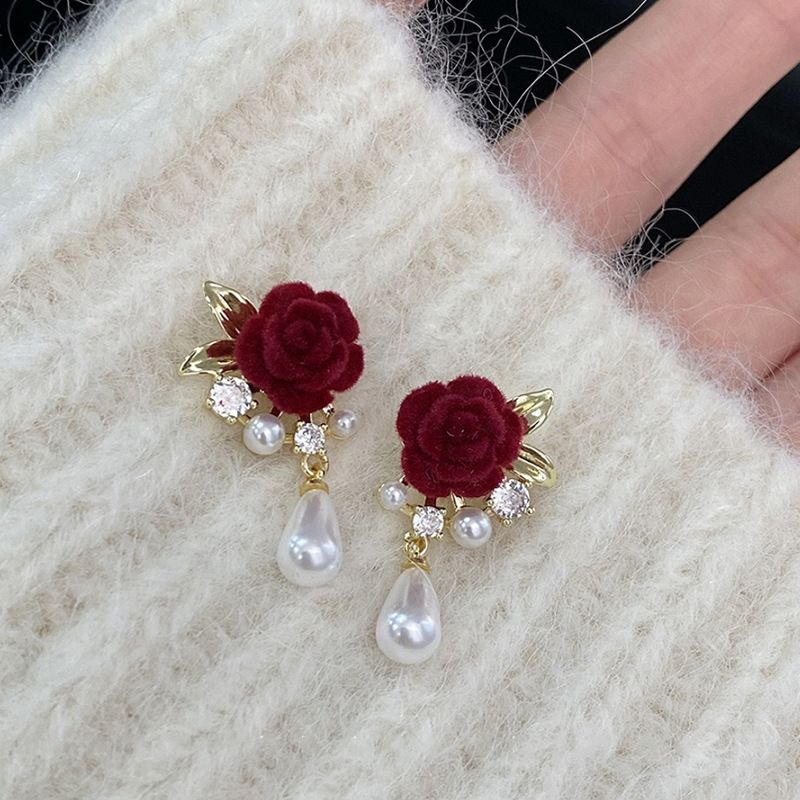 Retro velvet flower pearl earrings for women, light luxury, high-end, fairy like rose earrings