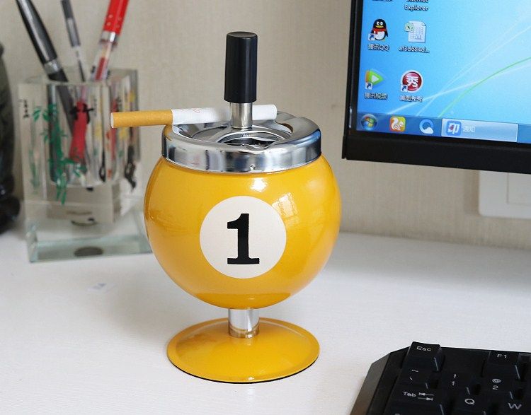 Creative billiards metal ashtray with covered ashtray, anti fly ash office table tennis decorative ashtray