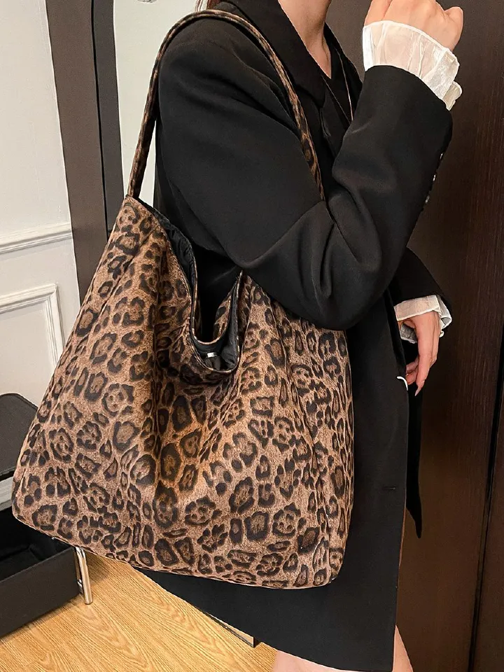 Large capacity leopard print tote bag, women's deer skin velvet new versatile commuting bag, lazy and casual, niche single shoulder women's bag