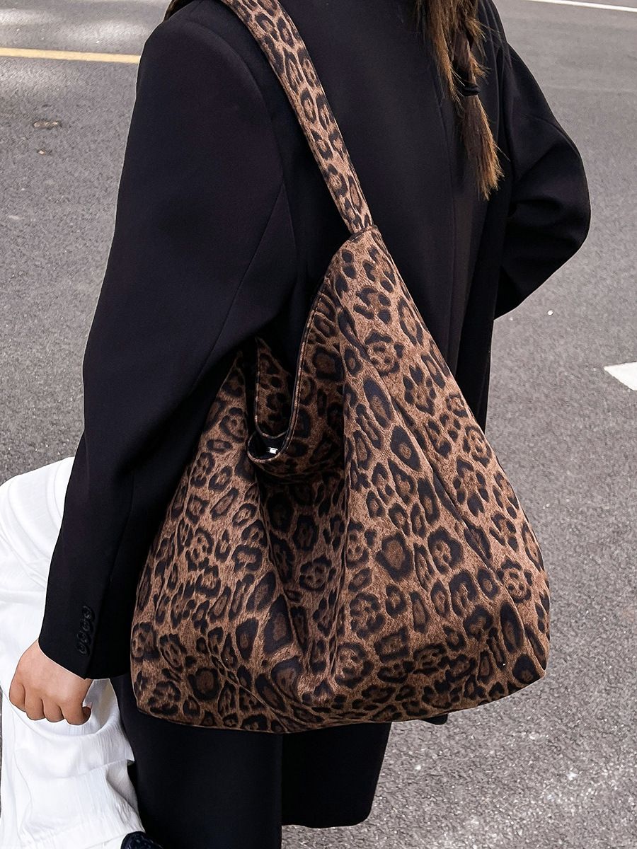 Large capacity leopard print tote bag, women's deer skin velvet new versatile commuting bag, lazy and casual, niche single shoulder women's bag