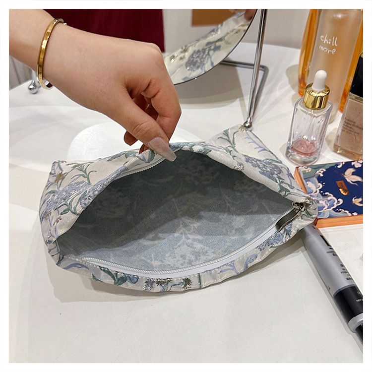 Ins Cream Embroidered Flower Premium Makeup Bag with Large Capacity Water Milk Storage Bag, Hand in Hand for Women's Makeup