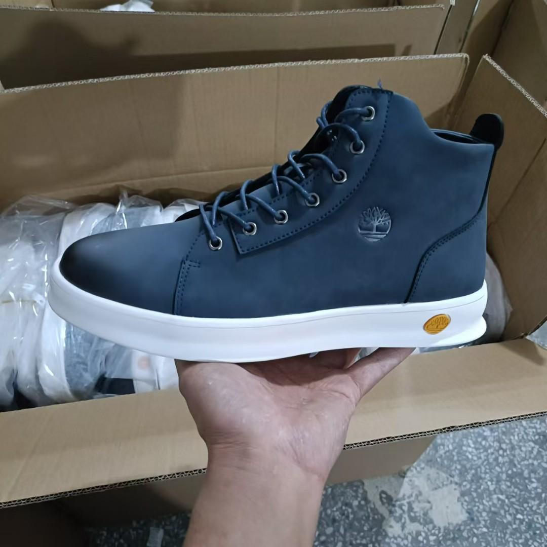MEN CLASSIC CASUALS.This classic smart casual shoes with different colors version in it's glamor, it is a high-end quality shoes with comfortable inner sole. It is also flexible with any out fit and s