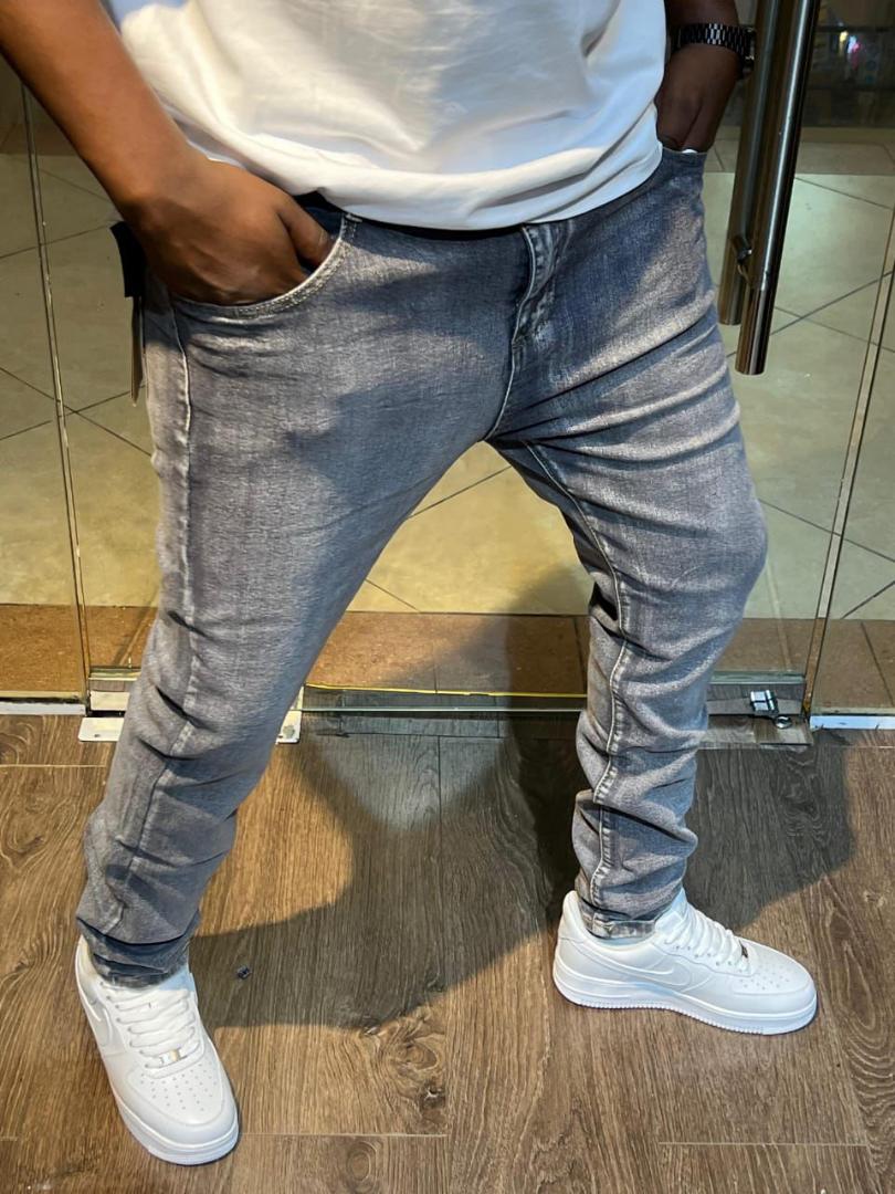Men slim fit Big sizes trousers jeans✅Men plain quality jeans, durable and non fading, total fashionable and slightly stretchy. They are slim fit and suitable in all seasons. They are easy to maintain
