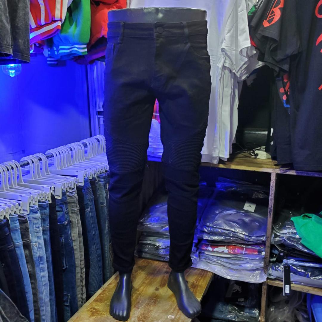Men slim fit Big sizes trousers jeans✅Men plain quality jeans, durable and non fading, total fashionable and slightly stretchy. They are slim fit and suitable in all seasons. They are easy to maintain