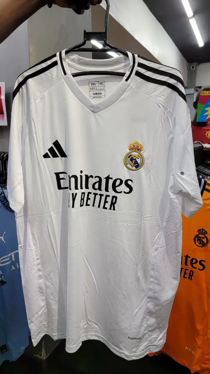 ARSENAL ORIGINAL QUALITY JERSEY 🎱These present season Jersey material is a high end quality non fading and durable. It is fashionable and suitable in all seasons. They are variant with football seaso