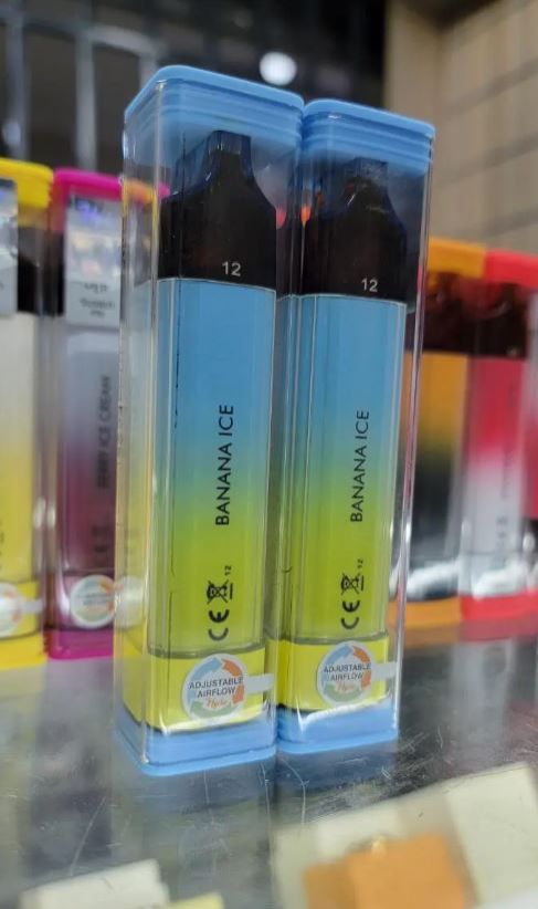 Banana Ice with this sleek 4000-puff, rechargeable vape. Prefilled and draw-activated, it's perfect for smooth, icy banana flavor all day. Convenient, satisfying, and ready to go—your ultimate Banana