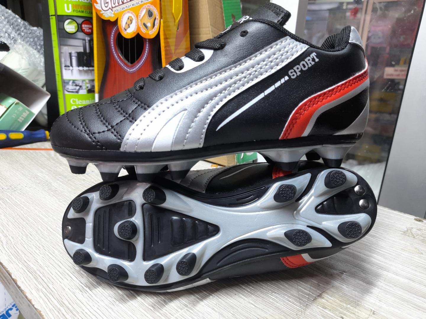 unisex kids soccer boots, kid's football boots  Size 31-40