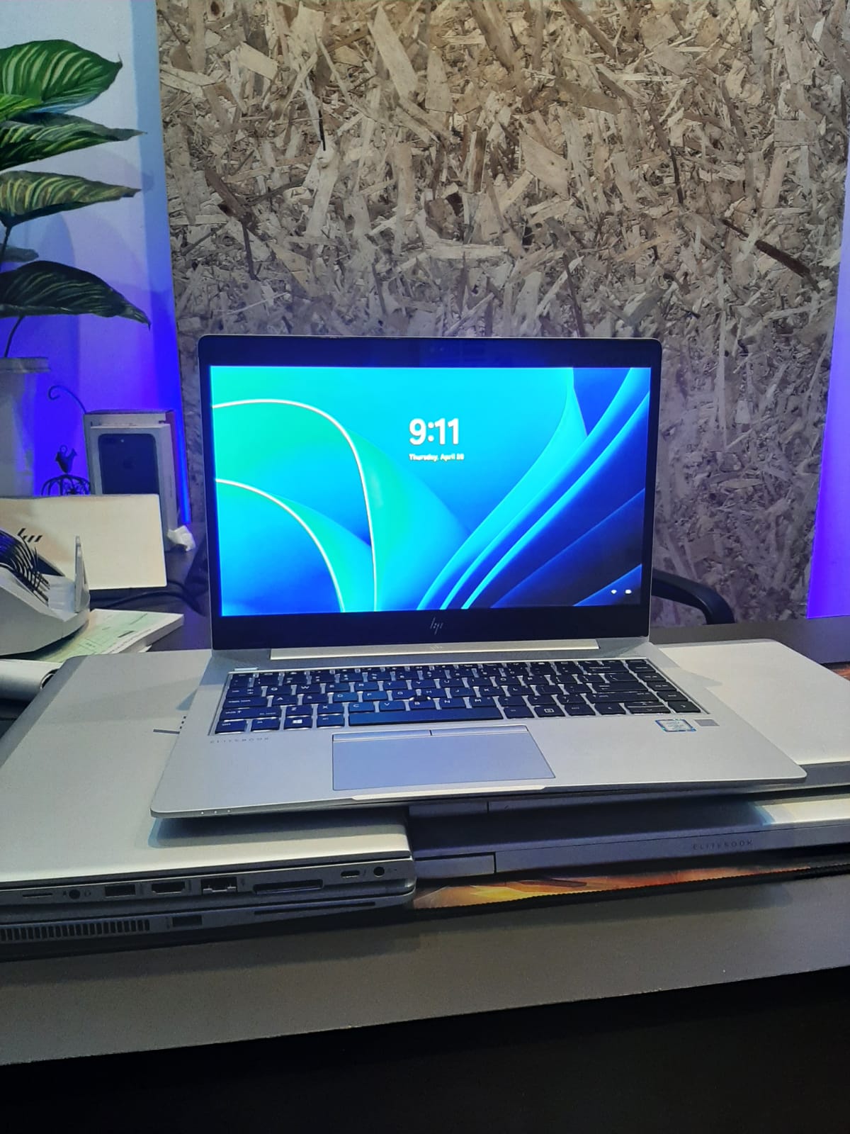 Refurbished HP EliteBook 820 G3 Ultra-Portable Business Student Laptop Ultrabook Intel Core i5-6300U 6th Gen 8GB RAM 256GB SSD 12.5-inch HD Display HD Webcam Windows 10 Pro