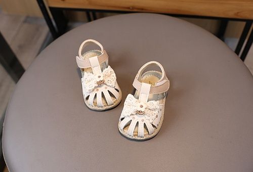 2025 Summer girls' sandals Baby children 1-2 years old baby soft soled toddler shoes bow bow head children's shoes