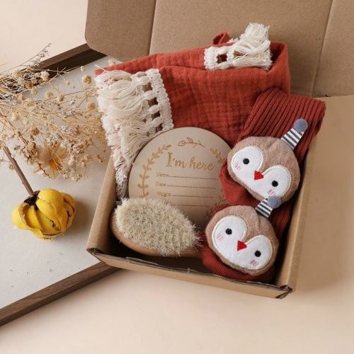 New born baby gift sets, popular & fashion for your little one,Tassel soothing towel Toiletry gift box,Socks, bath brushes, baby welcome gifts