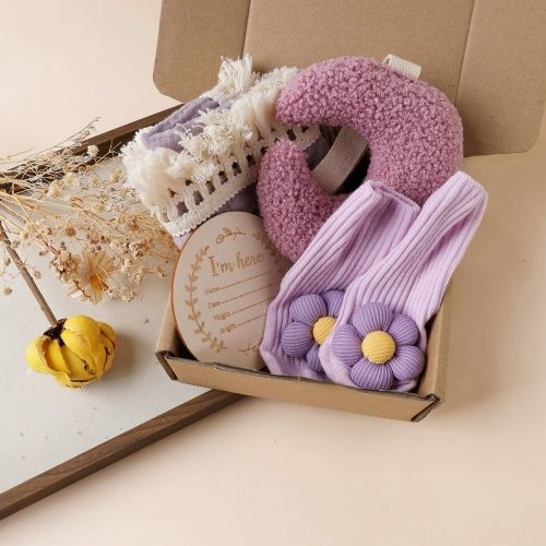 New born baby gift sets, popular & fashion for your little one,Tassel soothing towel Toiletry gift box,Socks, bath brushes, baby welcome gifts