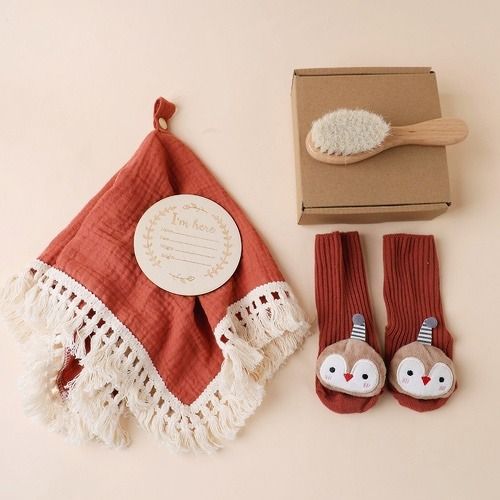 New born baby gift sets, popular & fashion for your little one,Tassel soothing towel Toiletry gift box,Socks, bath brushes, baby welcome gifts
