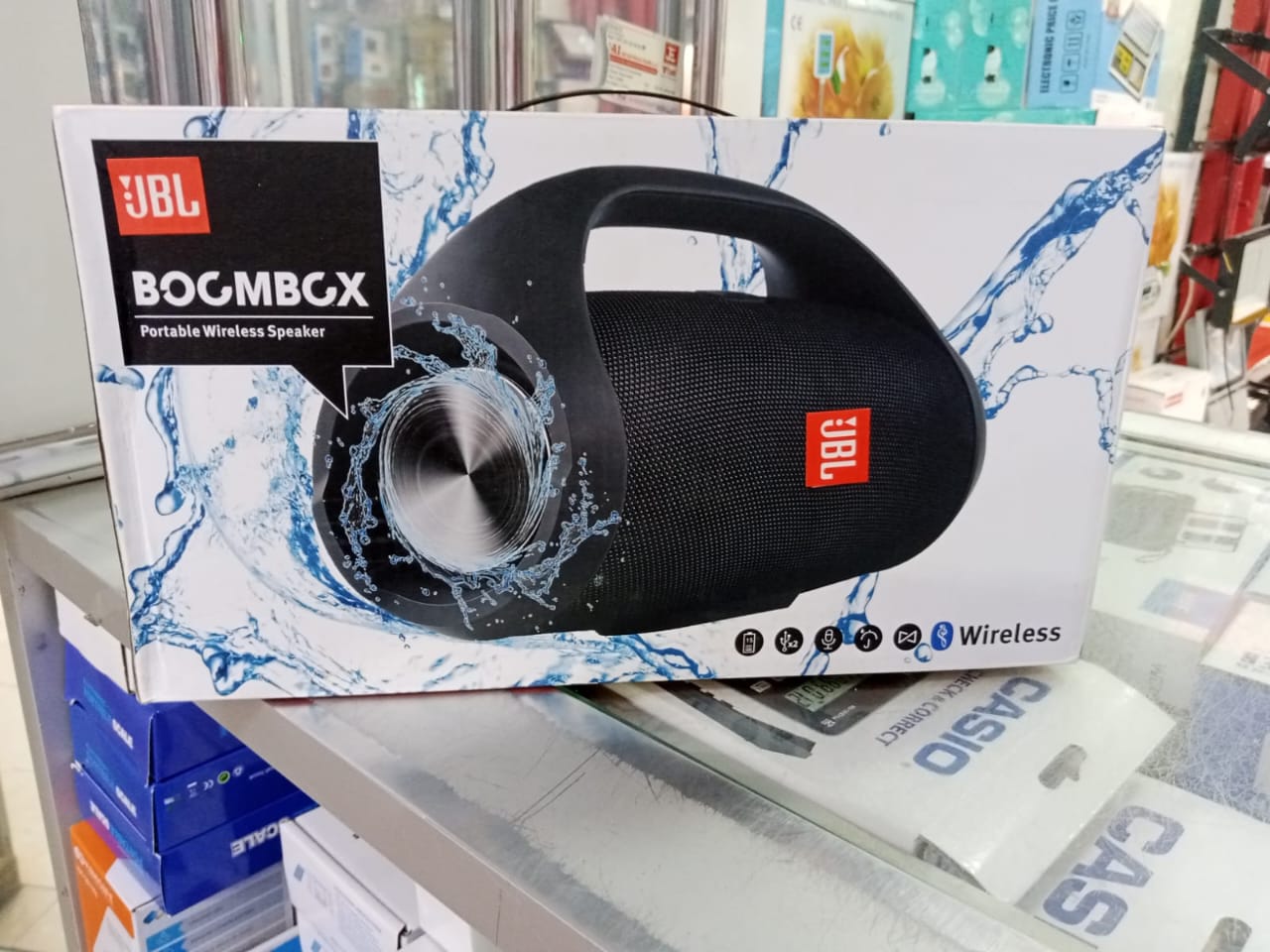 💫🪄UP YOUR GAME🍒🌽Jbl Boombox 3 – Portable Bluetooth Speaker - Black.Massive sound and deepest bass
24 hours of play time
IP67 dust and water proof
6.5 Hrs Charging time
3.5 mm audio cable Input
Wat