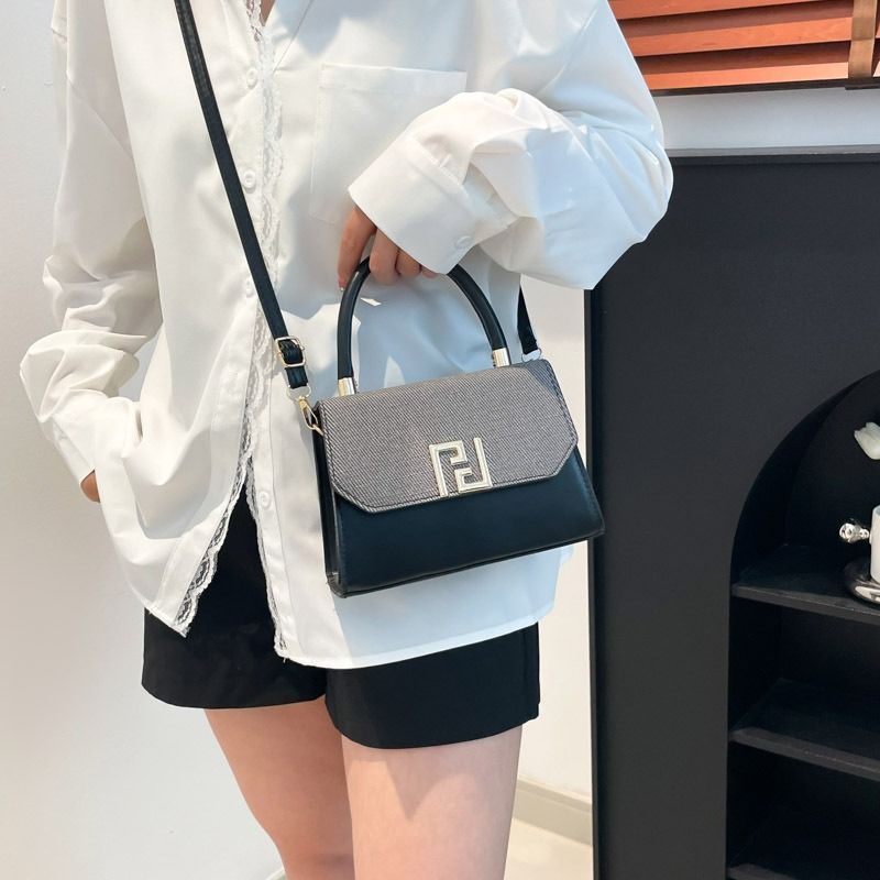 Fashion Design Handbag Women 2026 New Model Small Exclusive Casual Tote Bag Korean Version High Quality Fashionable Cross-body Bag Trendy Pastel Color Horizontal Square Shape Inner Zippered Pocket