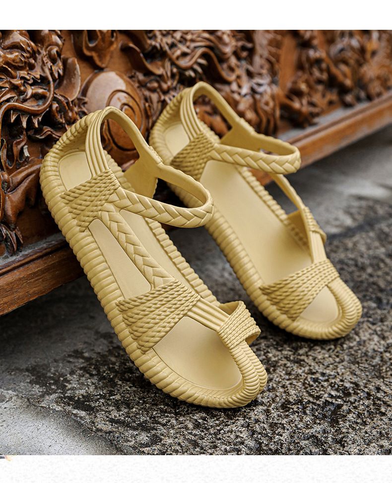 Sandal Men Sandal Shoe Summer Oversized Woven Trendy Shoes for Men EVA Hand Woven Sandals Couple Ethnic Style Grass Shoes Hollow out Breathable Driving Sandals