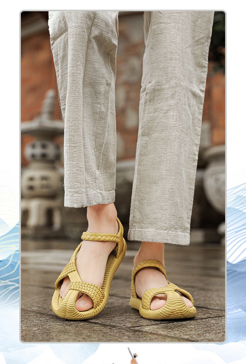 Sandal Men Sandal Shoe Summer Oversized Woven Trendy Shoes for Men EVA Hand Woven Sandals Couple Ethnic Style Grass Shoes Hollow out Breathable Driving Sandals