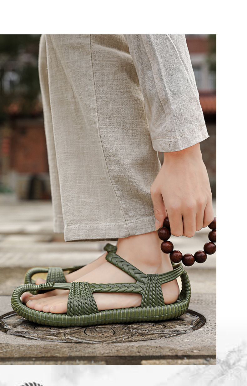 Sandal Men Sandal Shoe Summer Oversized Woven Trendy Shoes for Men EVA Hand Woven Sandals Couple Ethnic Style Grass Shoes Hollow out Breathable Driving Sandals